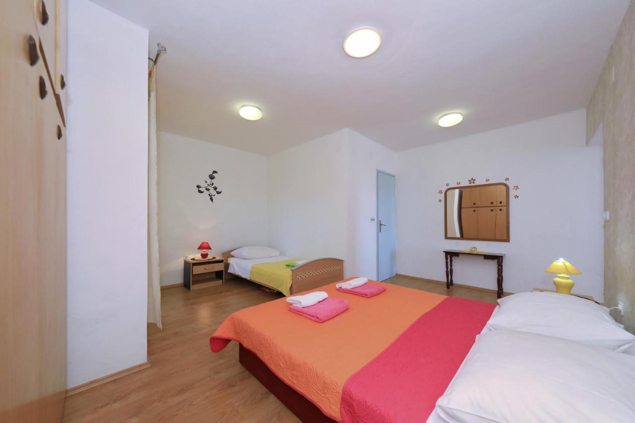 Apartments Luca Ražanac Esterno foto