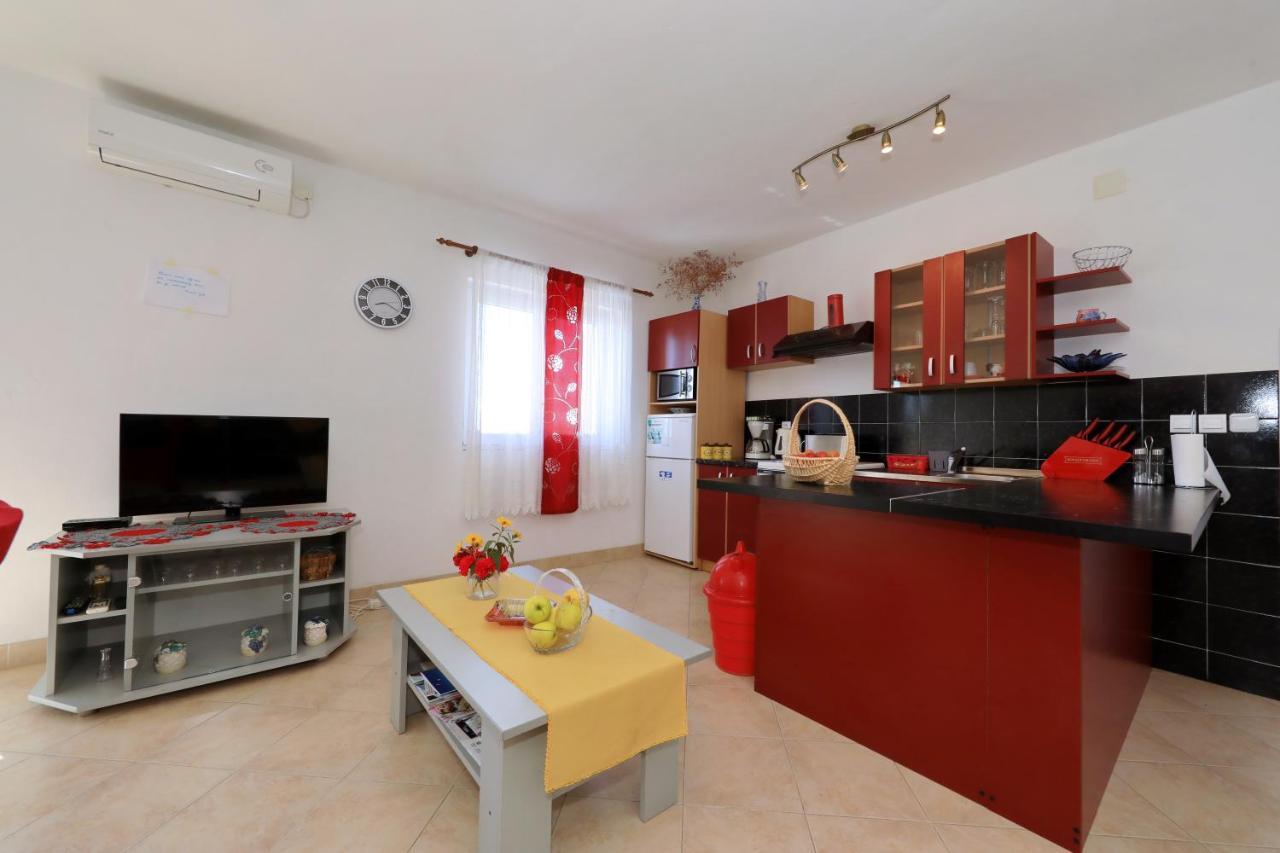 Apartments Luca Ražanac Esterno foto